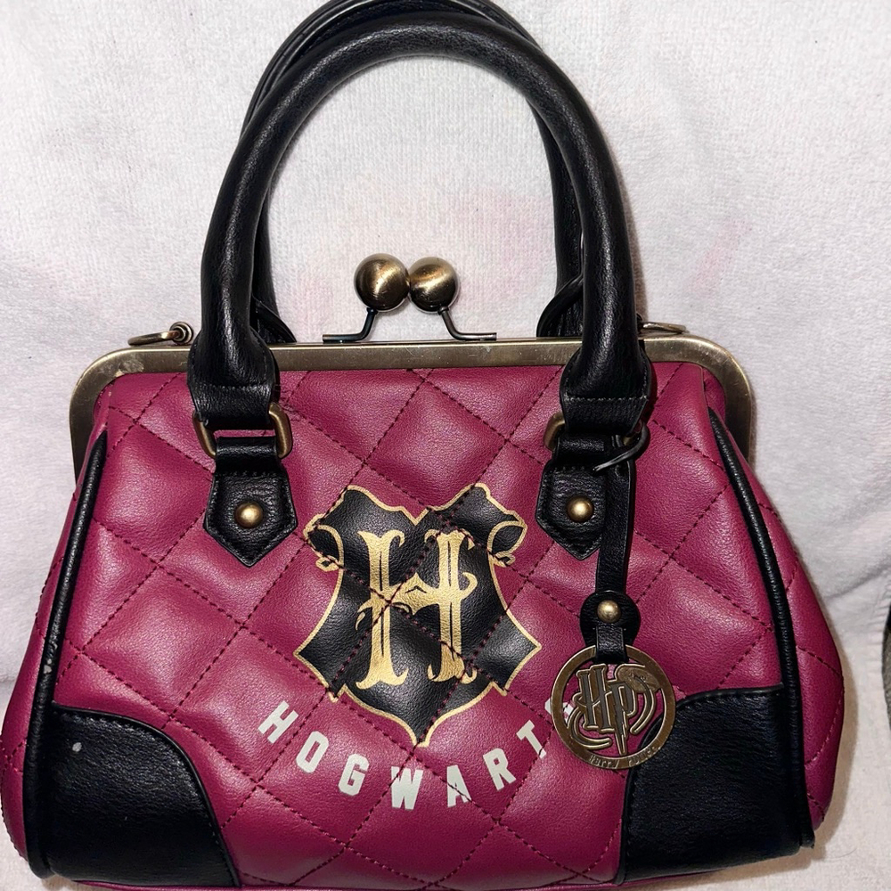 EUC Harry Potter Hogwarts Quilted Burgundy Kisslock Satchel Handbag Purse